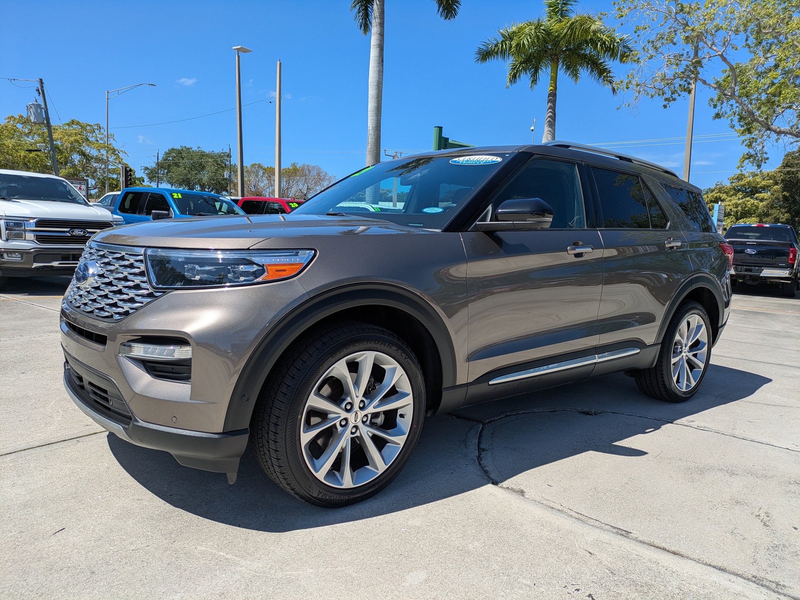 Certified 2021 Ford Explorer Platinum w/ Equipment Group 601A AWD/4WD image 7