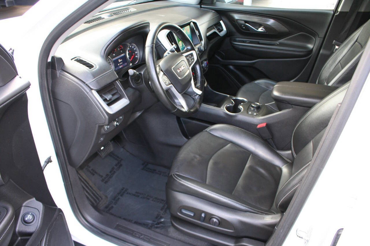 Used 2023 GMC Terrain SLT image 10