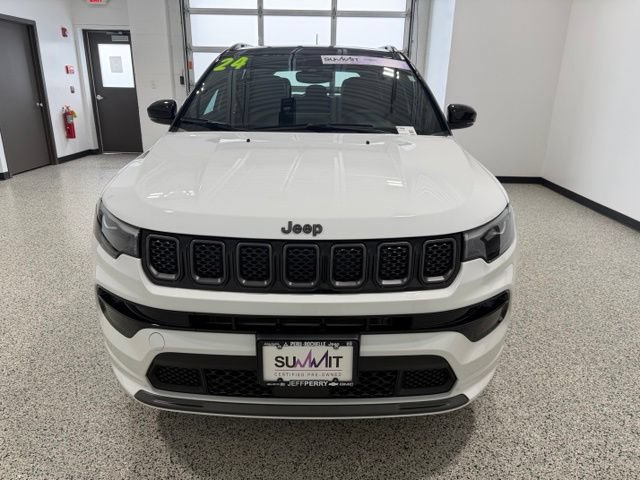 Used 2024 Jeep Compass Limited w/ High Altitude Package AWD/4WD image 7