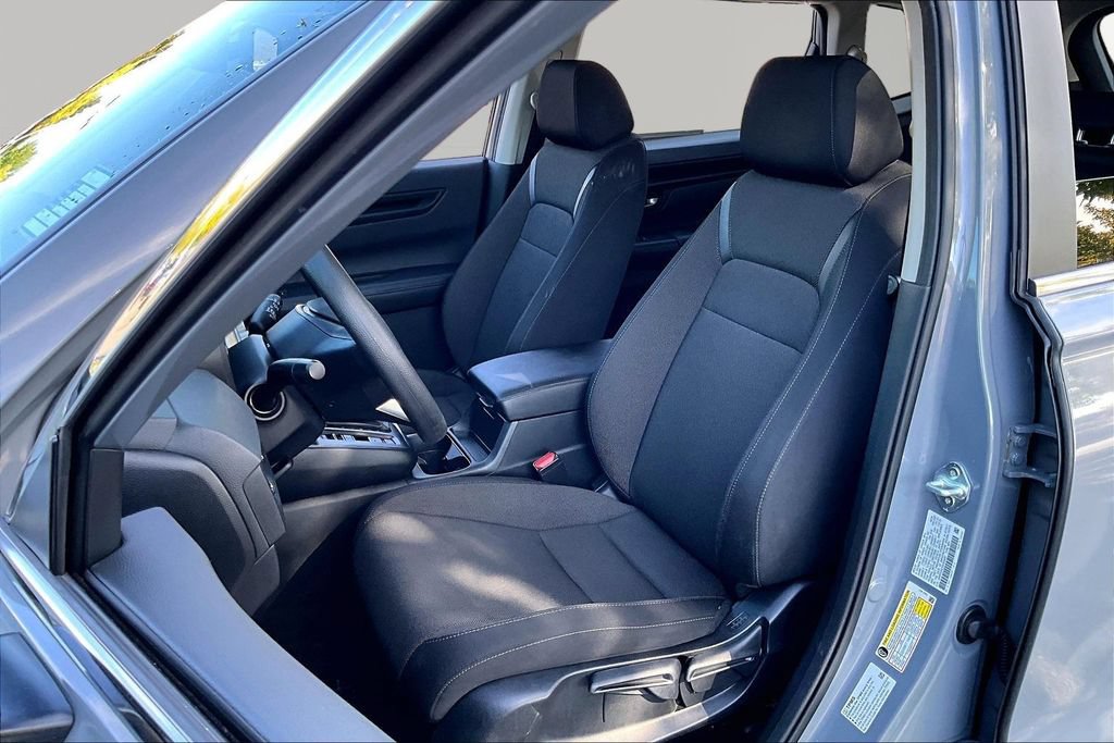 Used 2025 Honda CR-V LX image 17