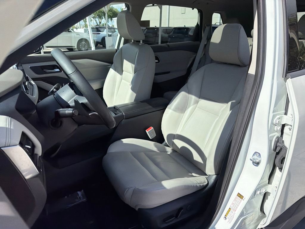 Certified 2021 Nissan Rogue SV w/ Premium Package FWD image 30