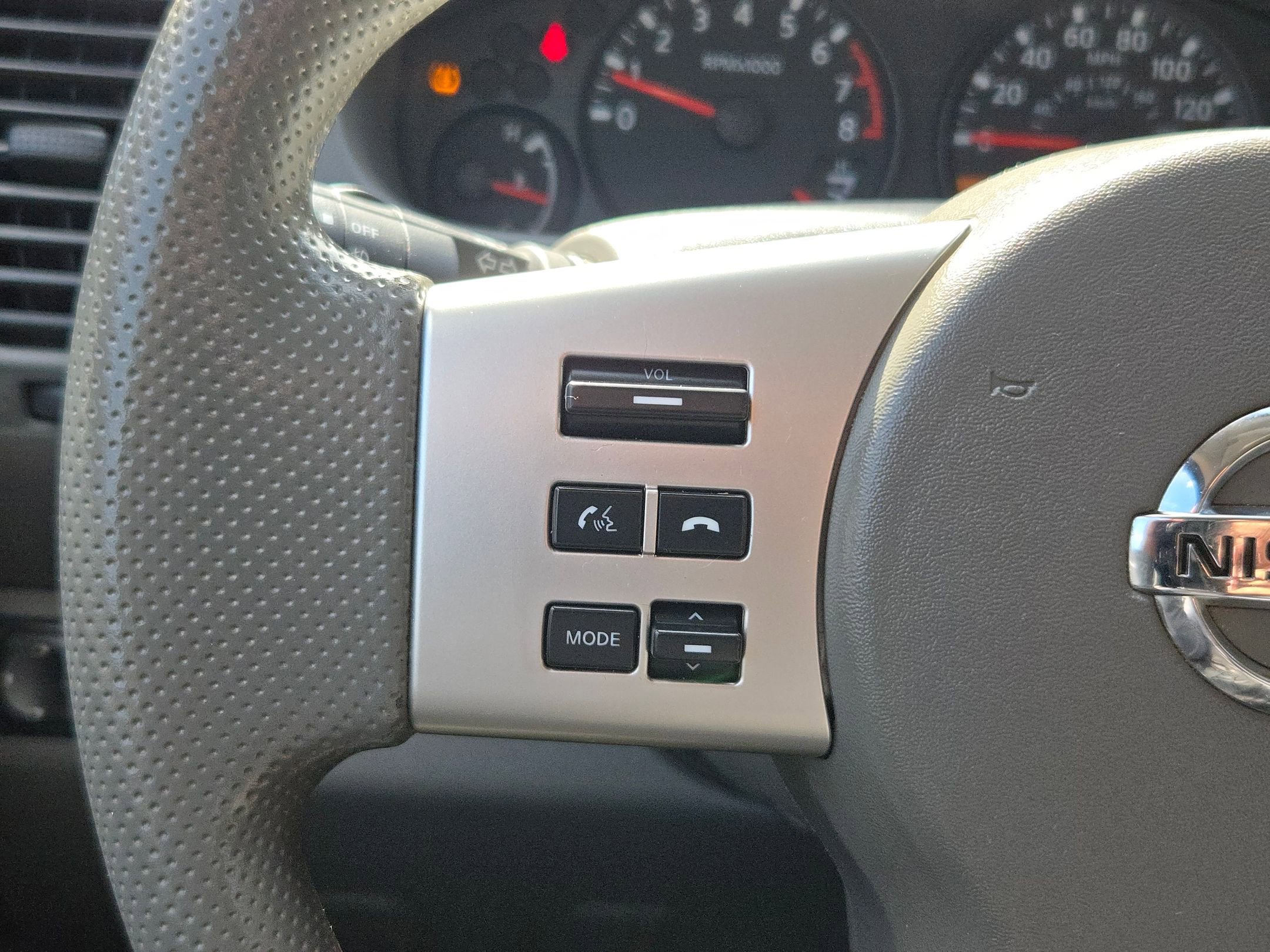 Used 2014 Nissan Frontier SV w/ SV Value Truck Package RWD image 21