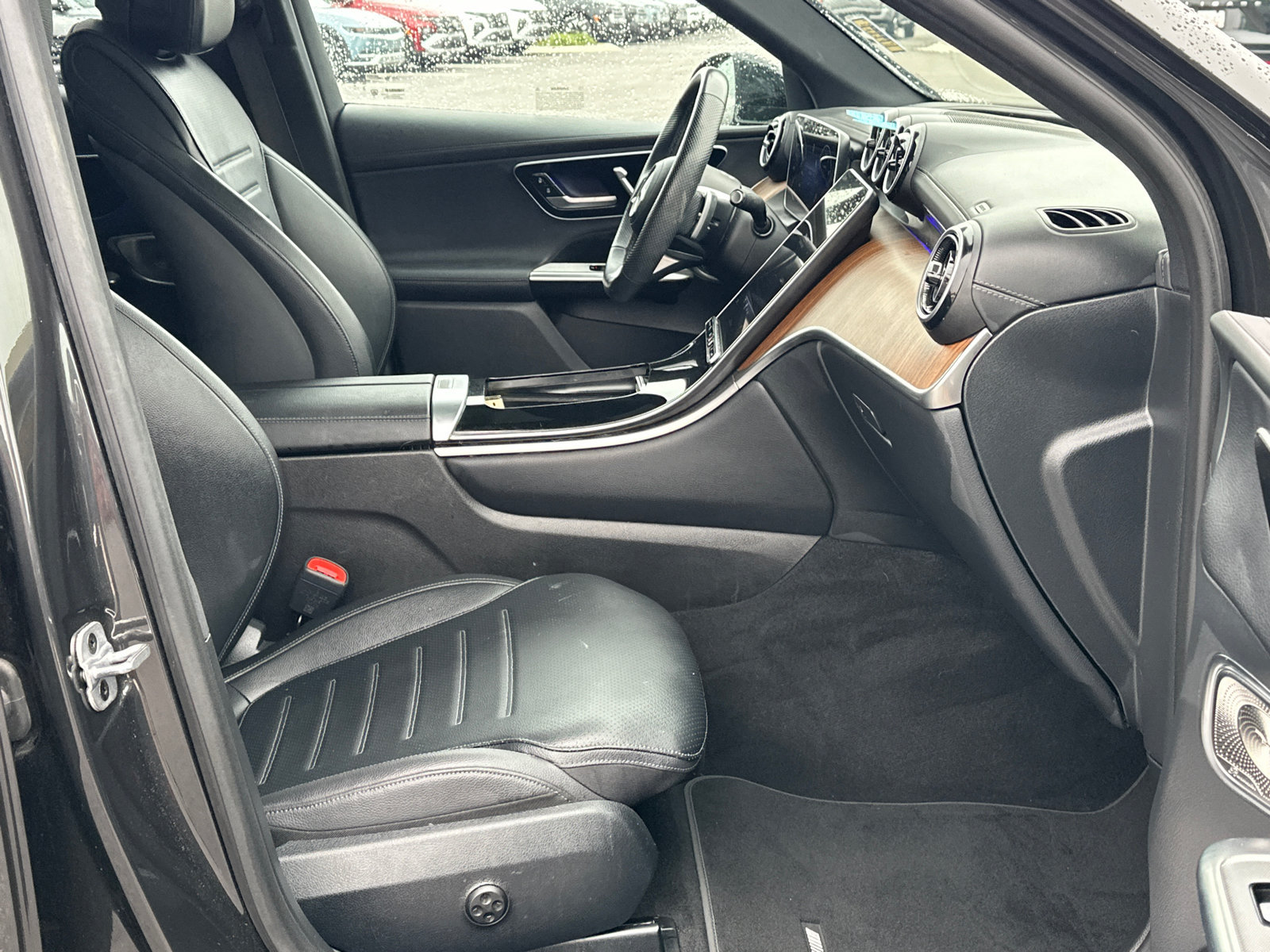 Used 2024 Mercedes-Benz GLC 300 4MATIC image 14