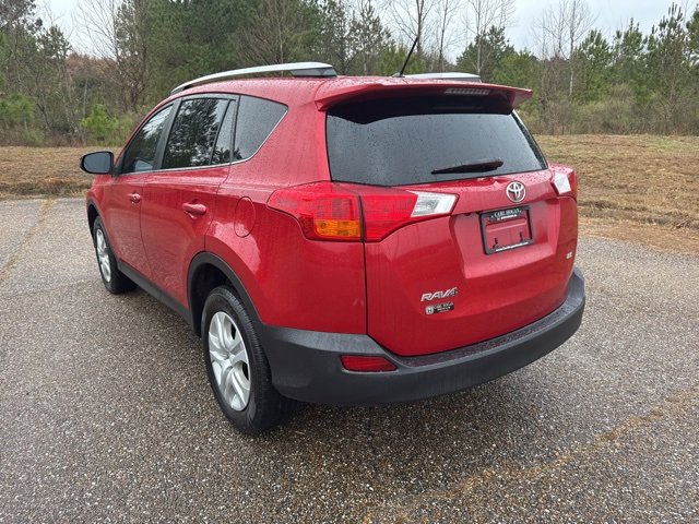 Used 2015 Toyota RAV4 LE image 4