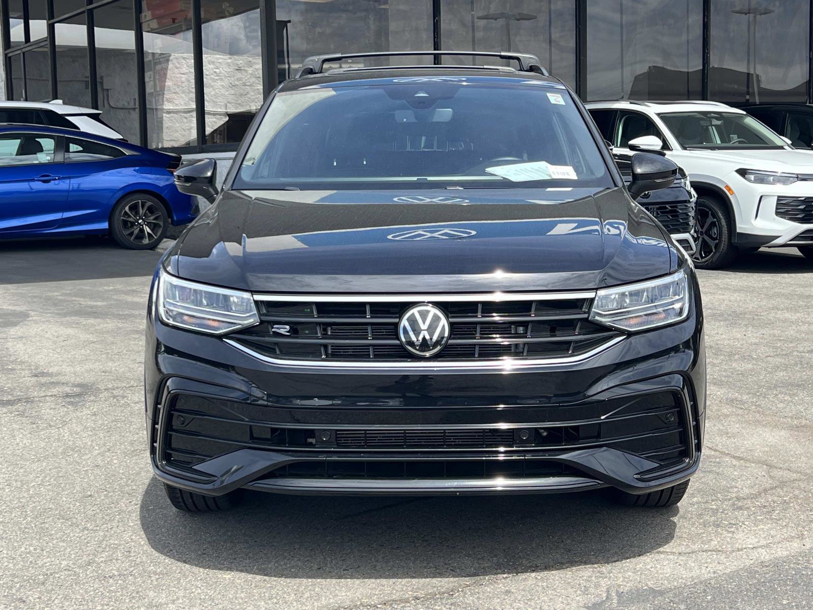 Certified 2022 Volkswagen Tiguan SE R-Line FWD image 4