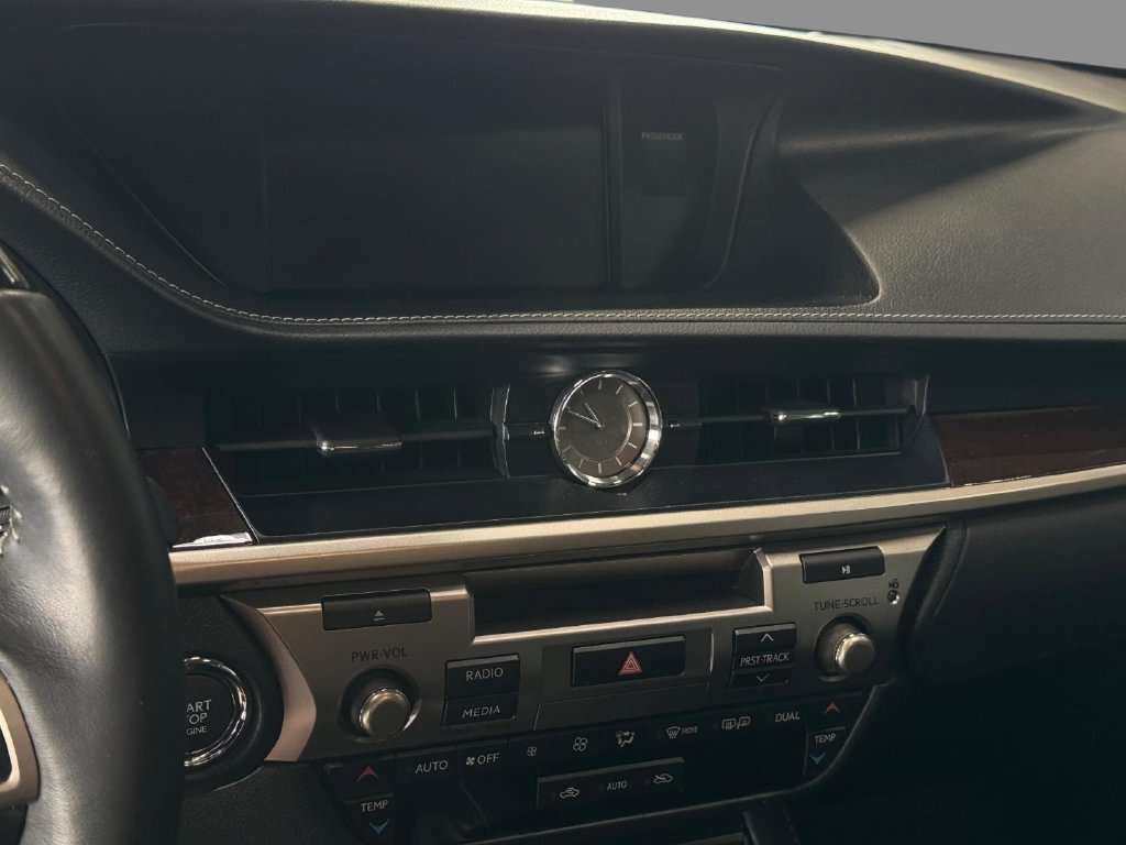 Used 2018 Lexus ES 350 w/ Luxury Package w/Wood Trim FWD image 21
