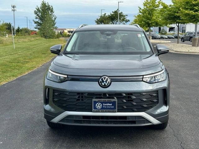 Certified 2025 Volkswagen Tiguan S w/ 18" Wheel Package AWD/4WD image 2