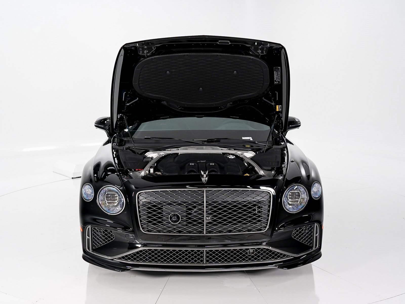 New 2025 Bentley Flying Spur Plug-In Hybrid image 48