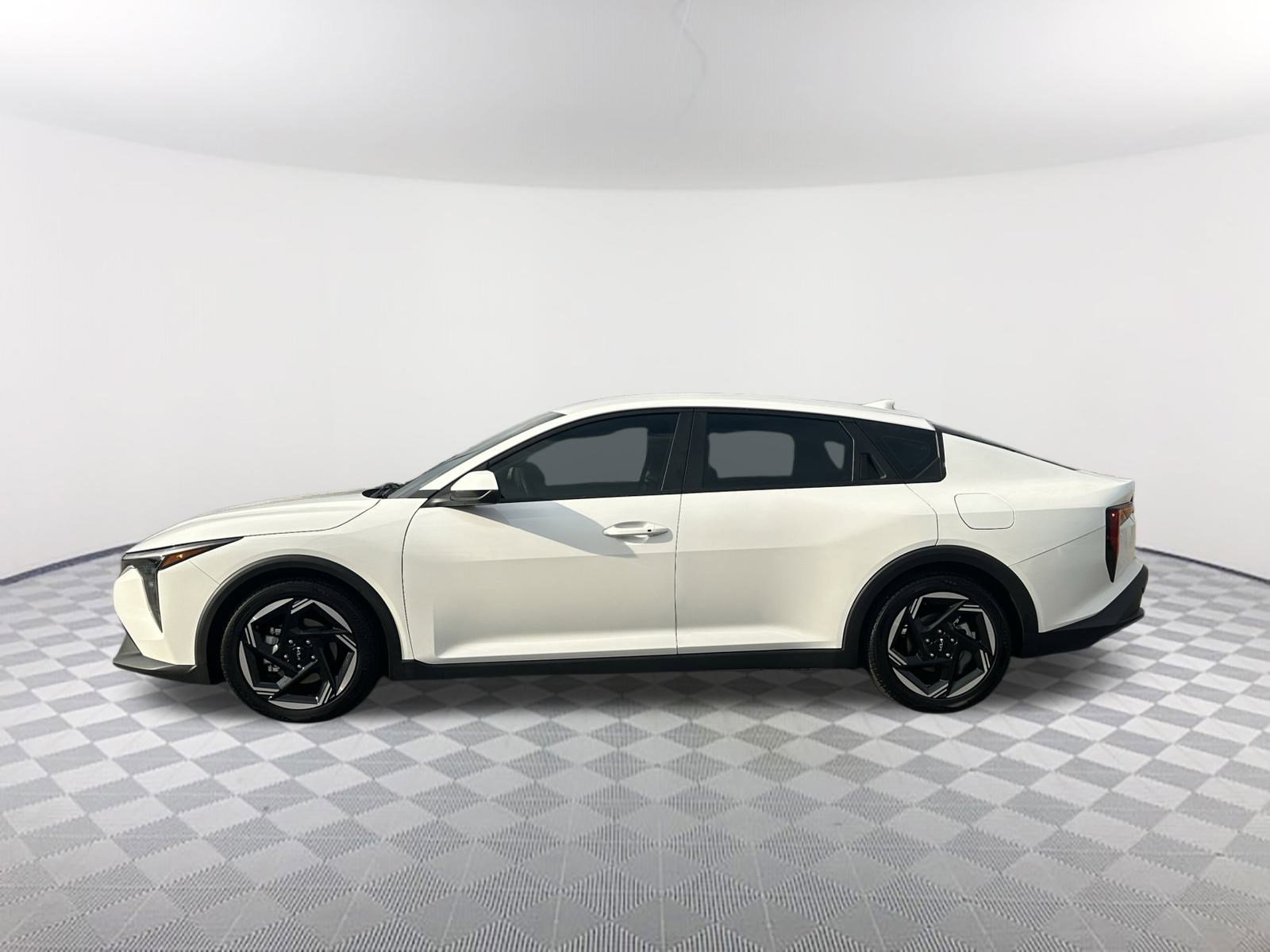 Used 2025 Kia K4 EX image 11