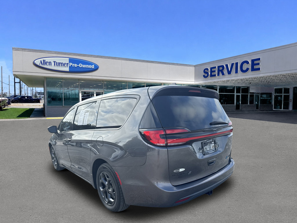 Used 2022 Chrysler Pacifica Touring-L w/ S Appearance Package FWD image 42
