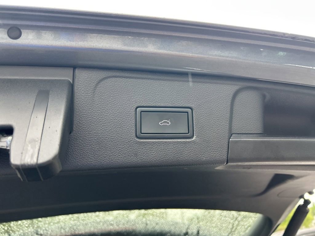 Used 2024 Volkswagen Atlas SE image 31