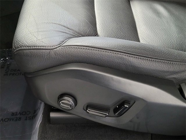 Certified 2025 Volvo XC90 B6 Plus image 10