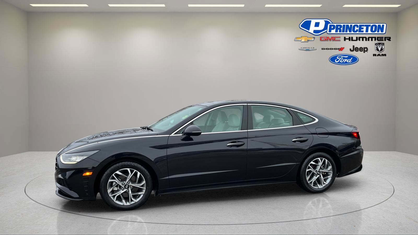 Used 2023 Hyundai Sonata SEL w/ Convenience Package image 4