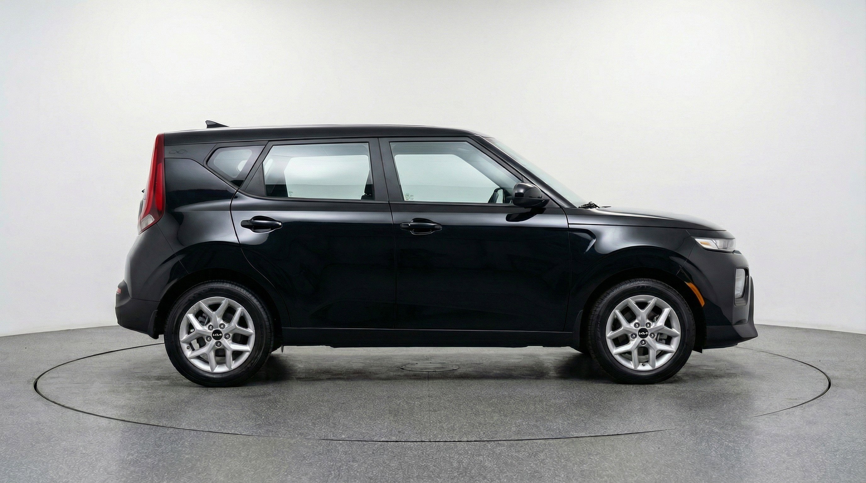 Used 2025 Kia Soul LX w/ LX Technology Package image 11