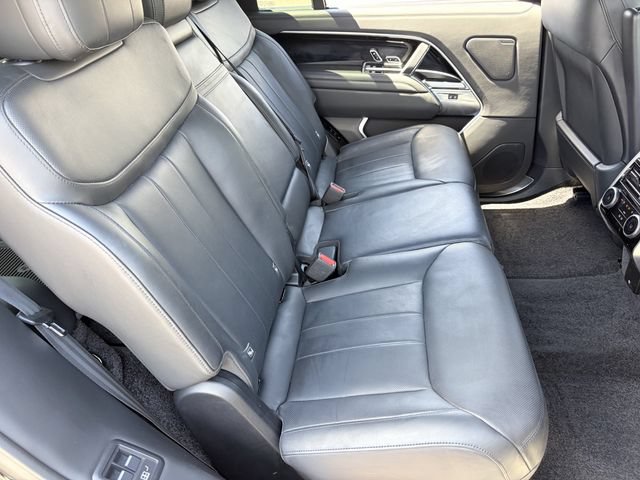 Used 2025 Land Rover Range Rover Long Wheelbase SE AWD/4WD image 21