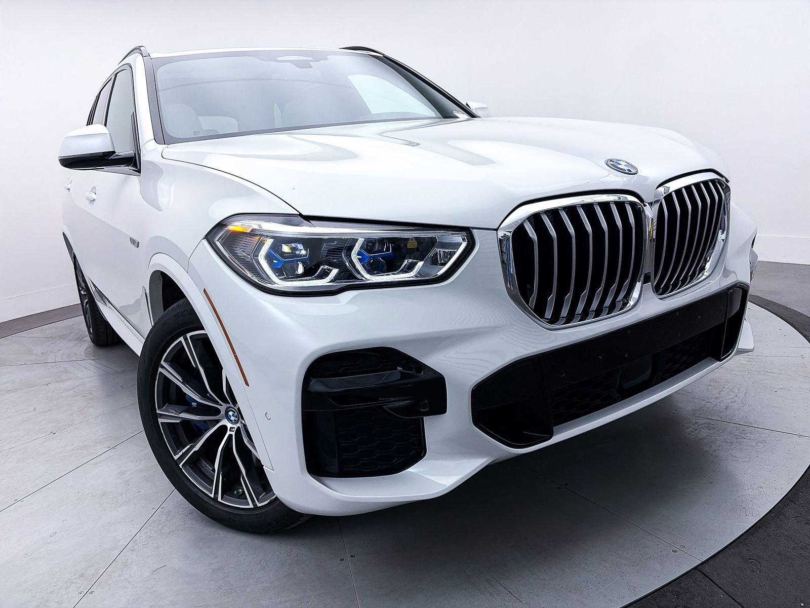 Used 2023 BMW X5 xDrive45e w/ Executive Package image 11
