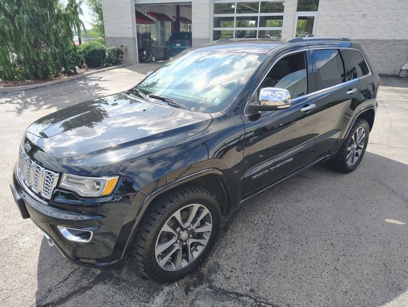 Used 2017 Jeep Grand Cherokee Overland AWD/4WD image 12