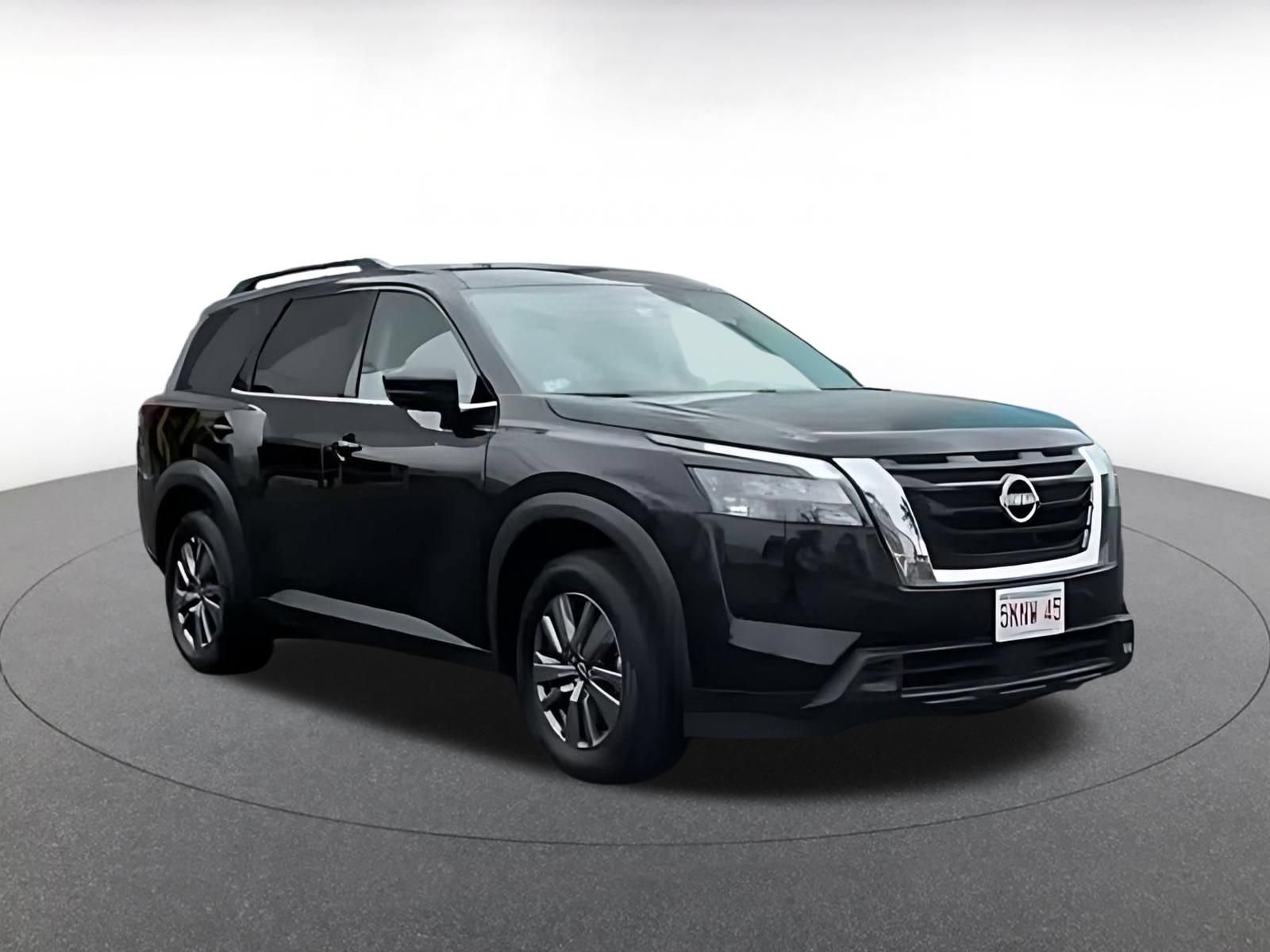 Used 2025 Nissan Pathfinder SV FWD image 3