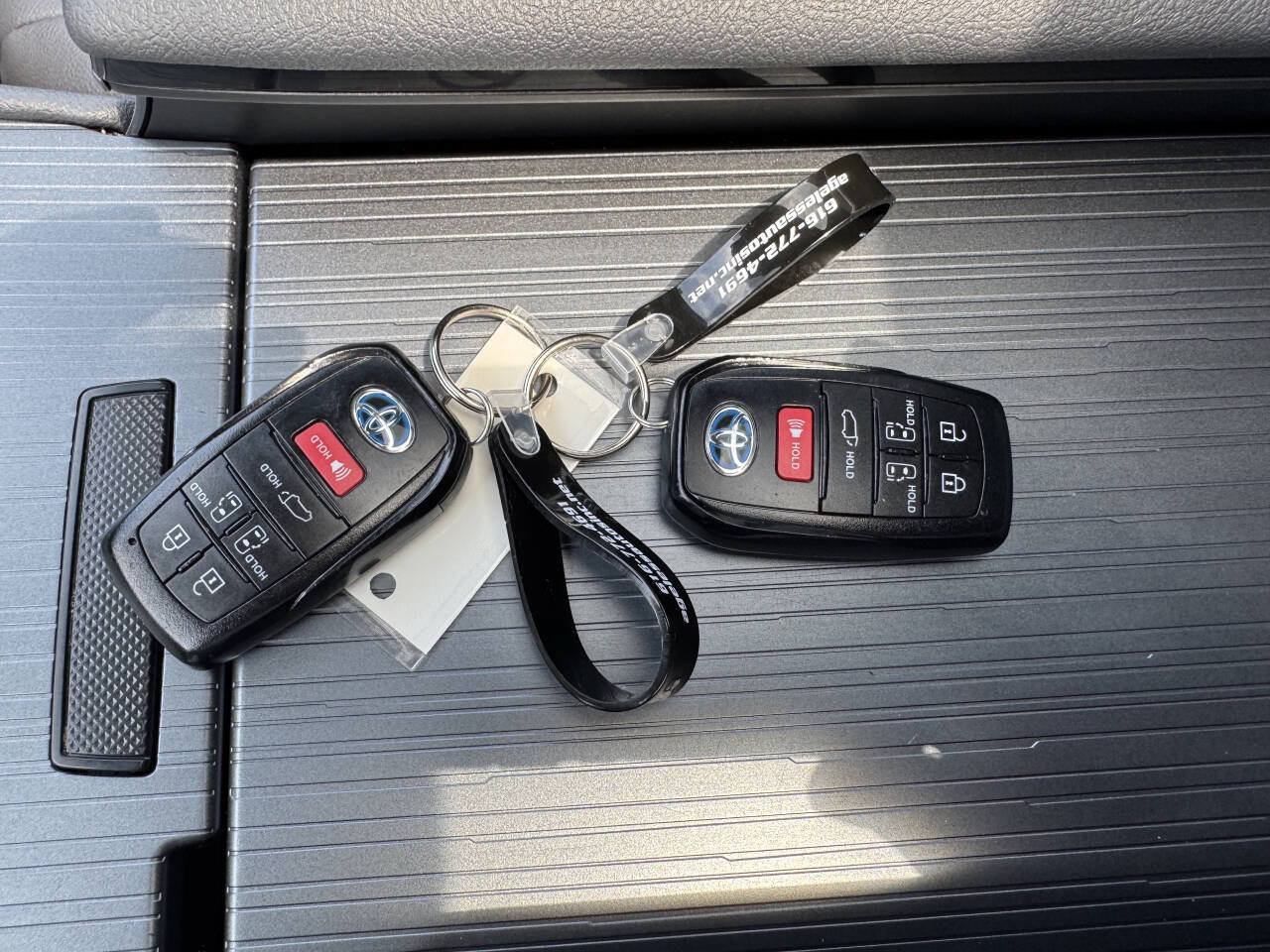 Used 2024 Toyota Sienna XSE AWD/4WD image 20