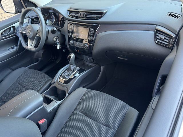 Used 2022 Nissan Rogue Sport S image 11