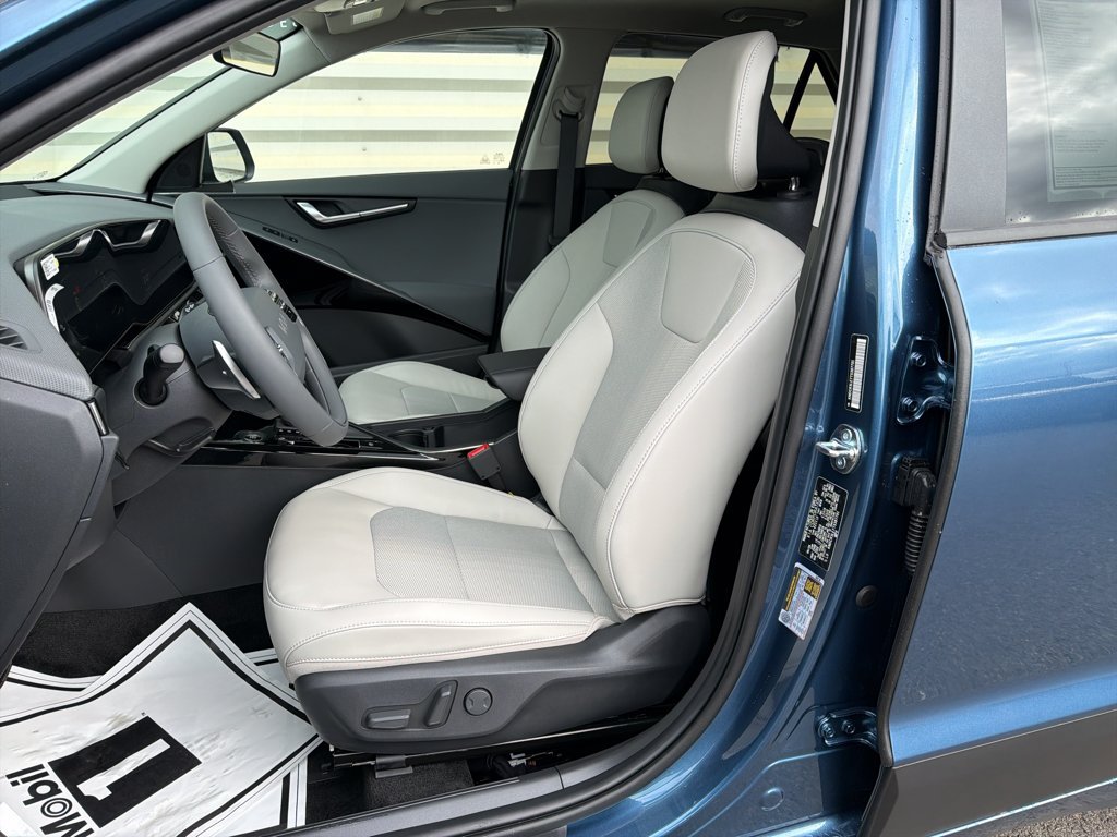 New 2026 Kia Niro EX FWD image 11