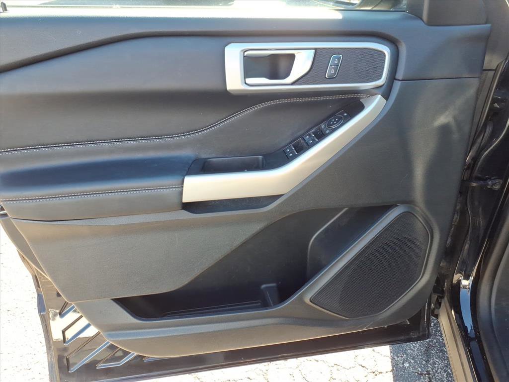 Used 2022 Ford Explorer XLT w/ Equipment Group 202A image 23