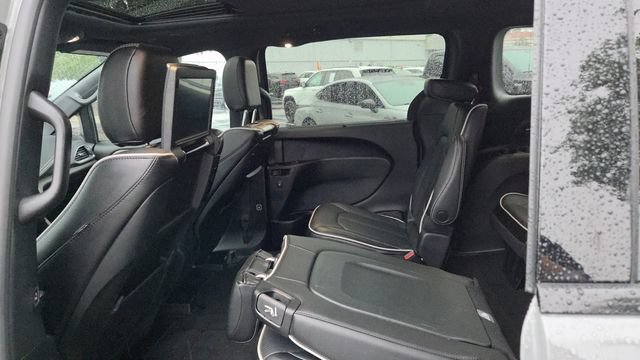 Certified 2023 Chrysler Pacifica Limited w/ Uconnect Theater Family Group AWD/4WD image 26