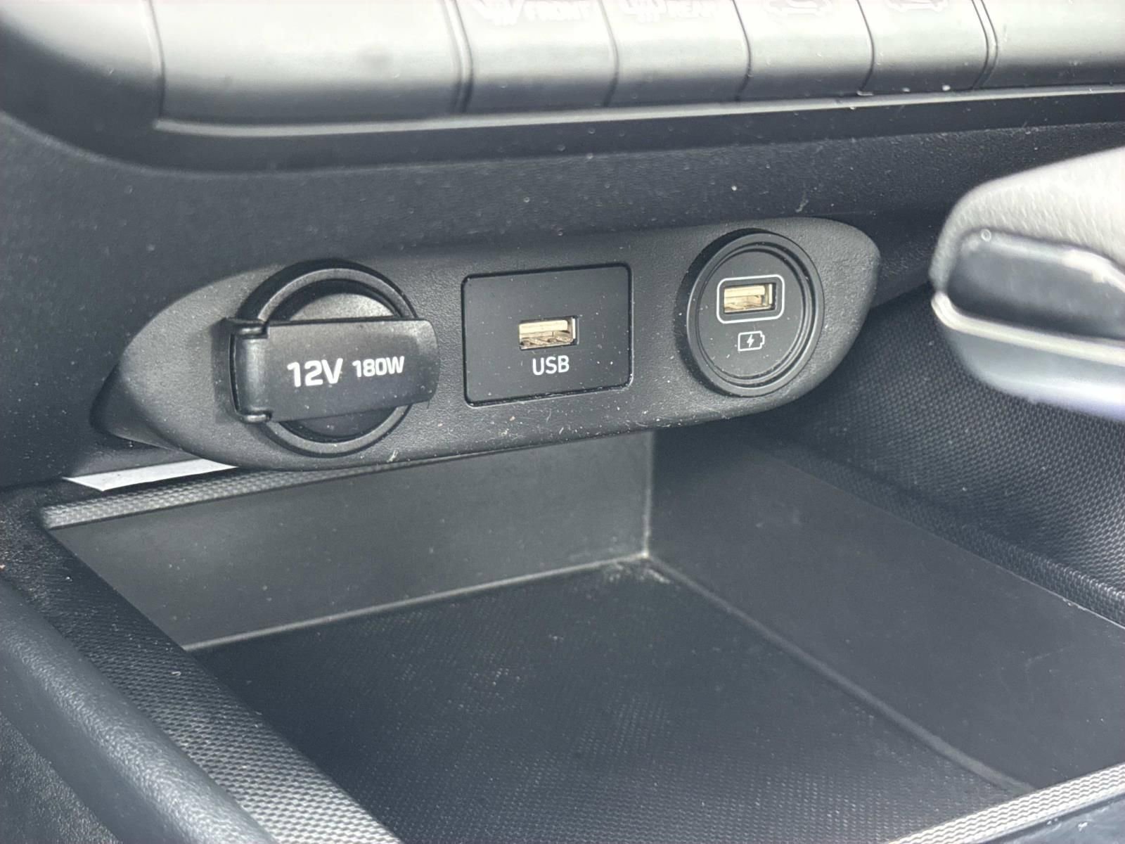 Used 2022 Hyundai Elantra SEL FWD image 12
