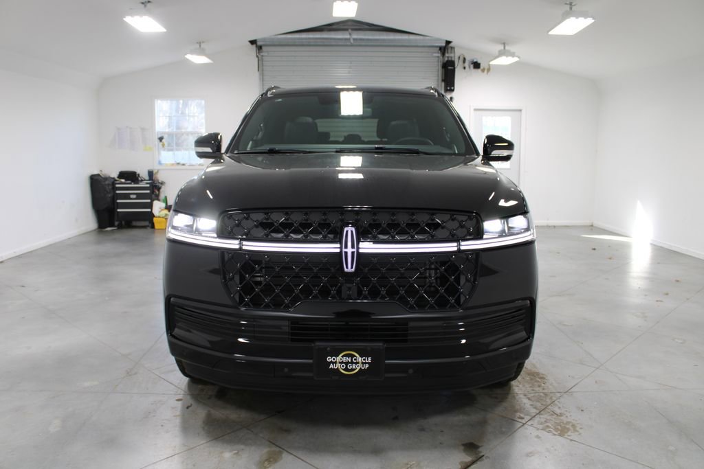 New 2026 Lincoln Navigator L Reserve w/ Jet Appearance Package AWD/4WD image 2