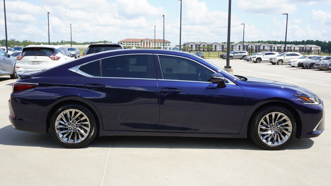 Certified 2025 Lexus ES 350 Ultra Luxury FWD image 4