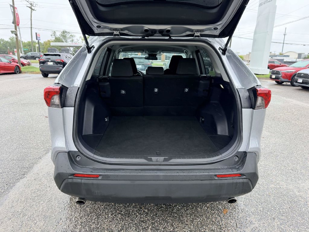 Certified 2025 Toyota RAV4 LE AWD/4WD image 15