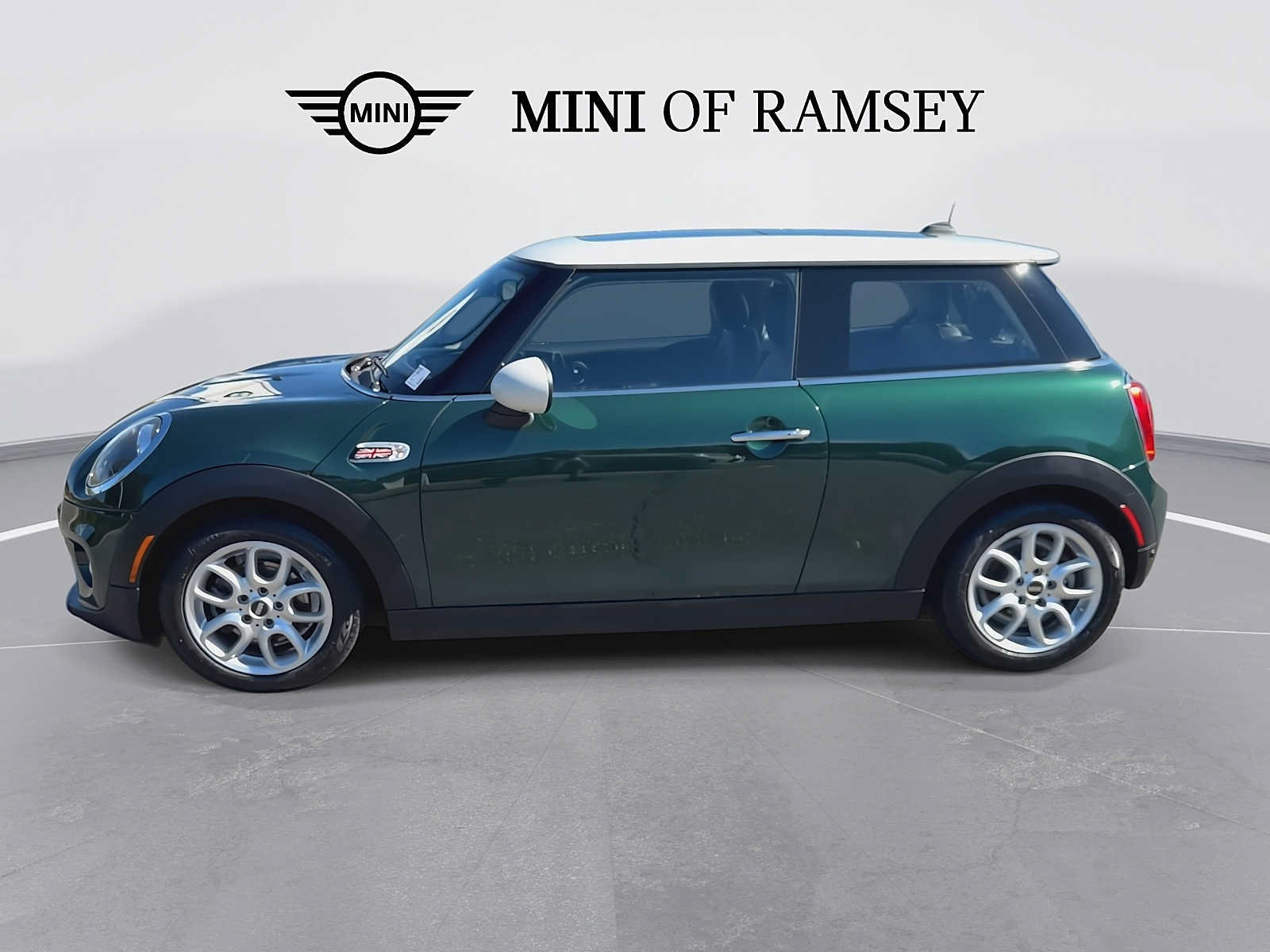 Used 2019 MINI Cooper 2-Door Hardtop FWD image 9