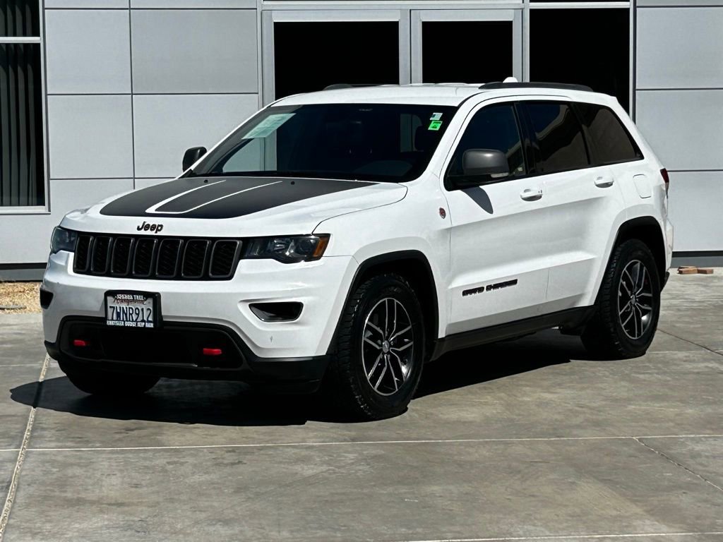 Used 2017 Jeep Grand Cherokee Trailhawk image 3