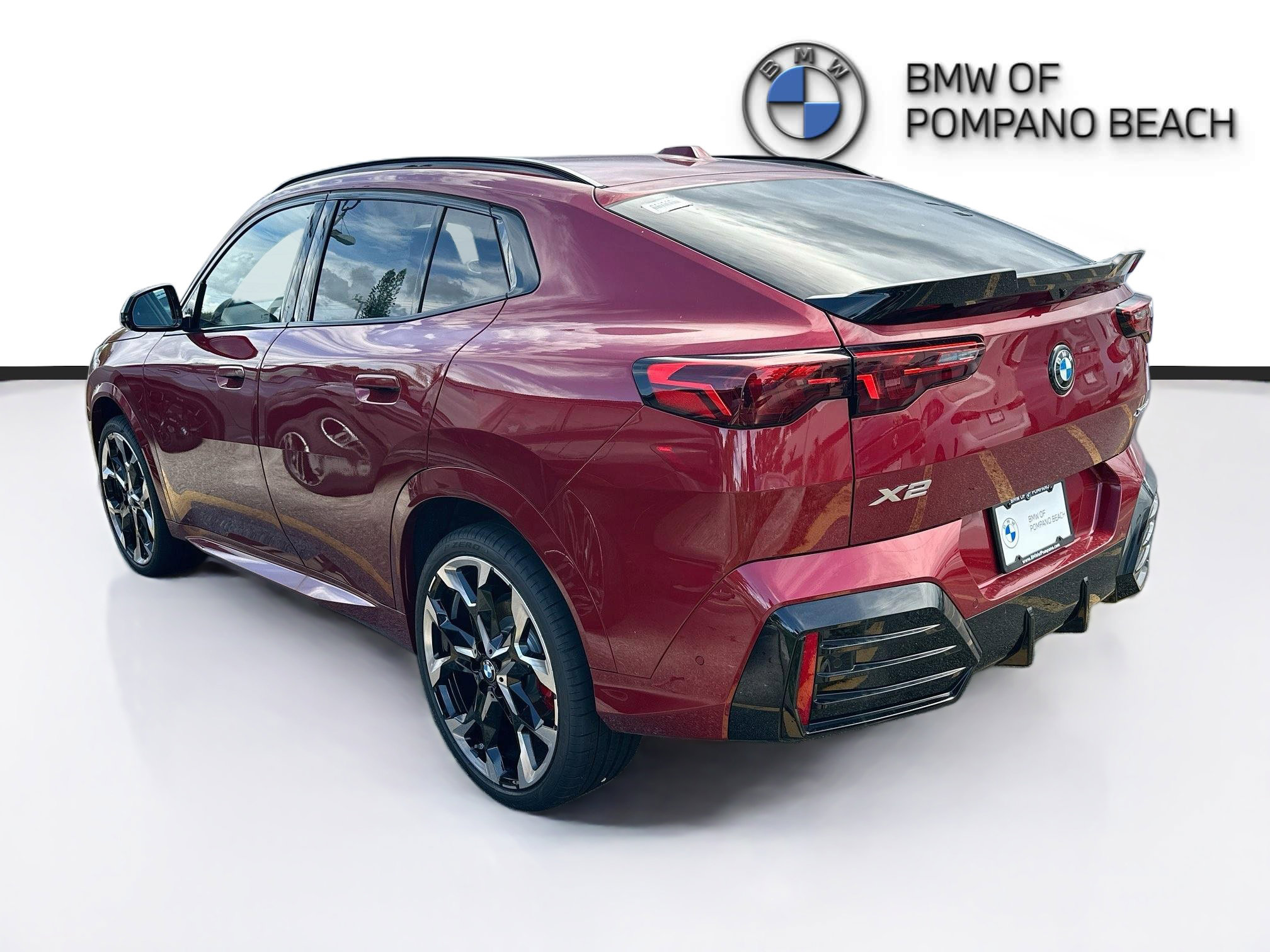 New 2026 BMW X2 xDrive28i w/ M Sport Package AWD/4WD image 4