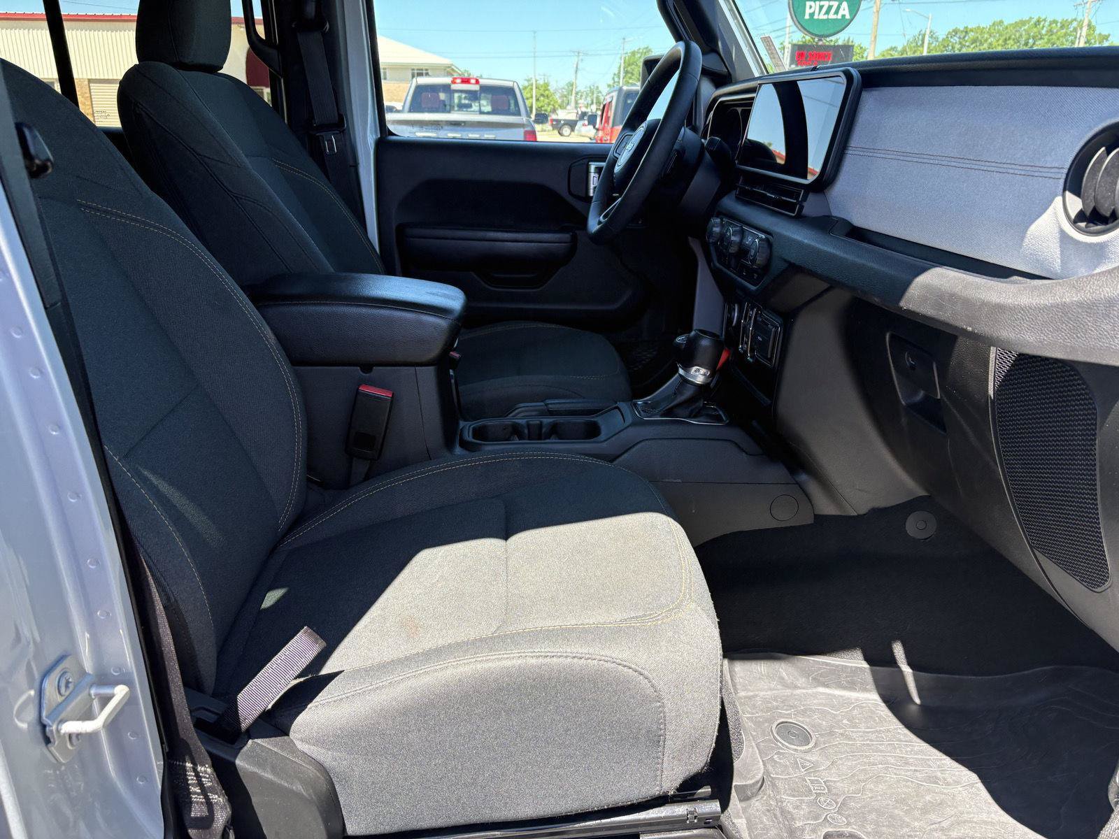 Used 2024 Jeep Wrangler Unlimited Sport AWD/4WD image 17