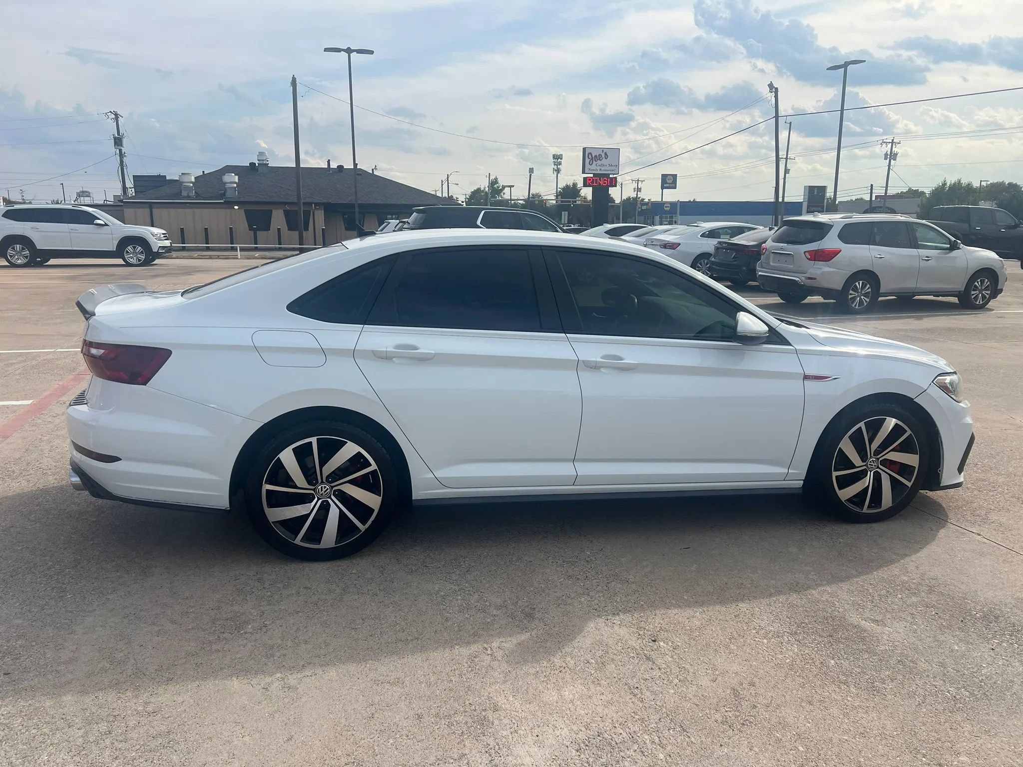 Used 2020 Volkswagen Jetta GLI FWD image 4