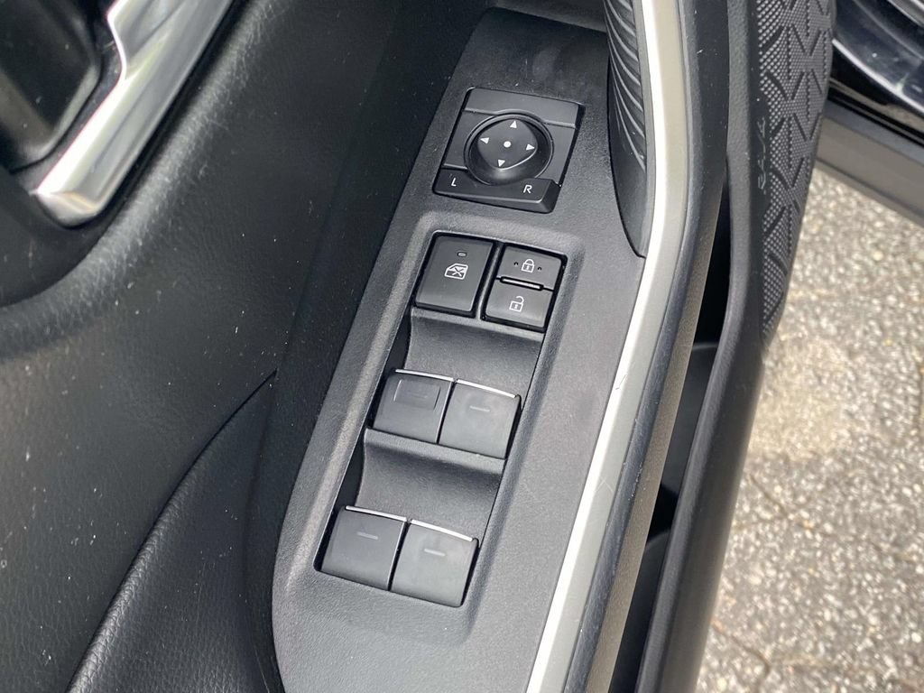 Used 2024 Toyota RAV4 XLE FWD image 16