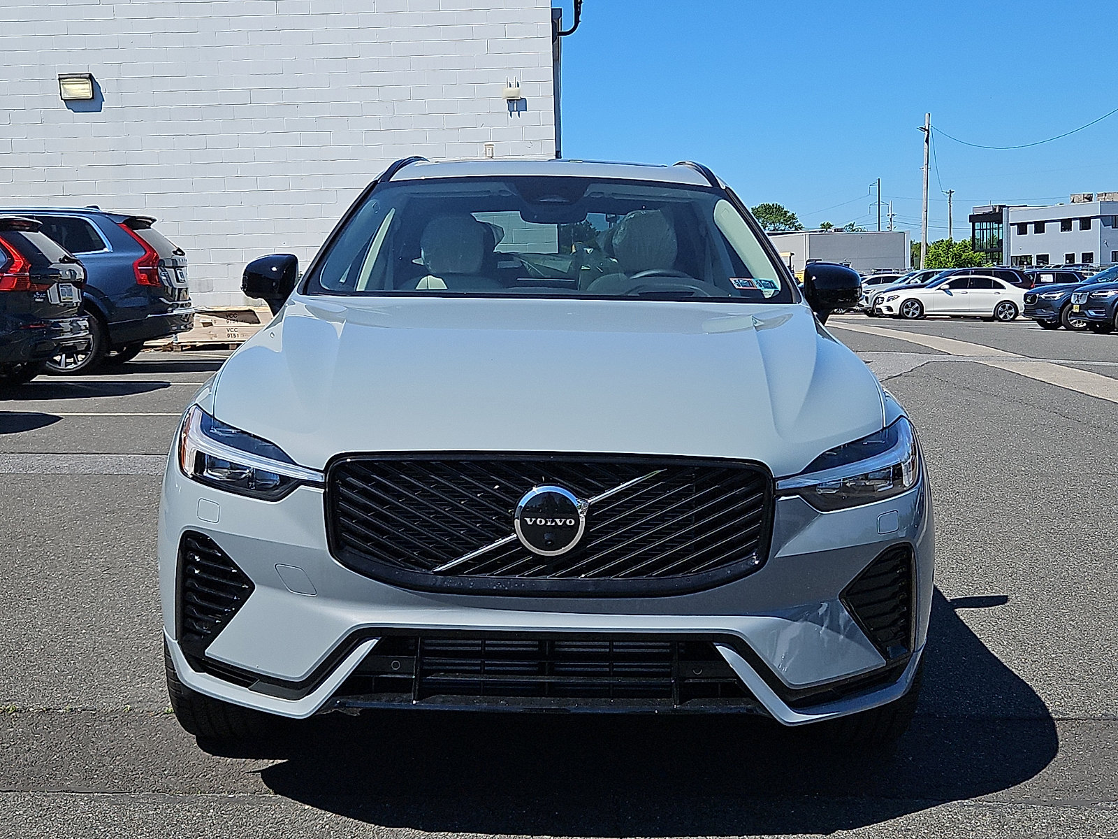 New 2026 Volvo XC60 T8 Ultra w/ Protection Package Premier AWD/4WD image 2