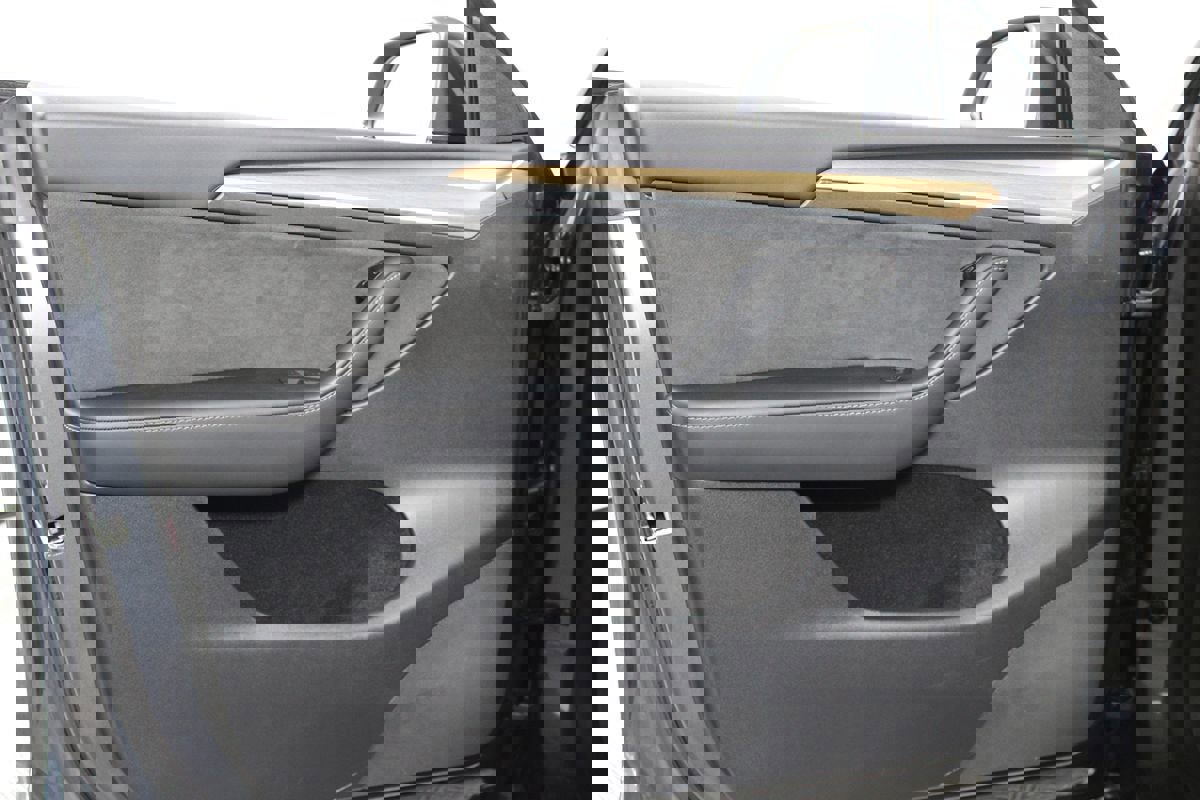 Used 2023 Tesla Model Y Performance image 5