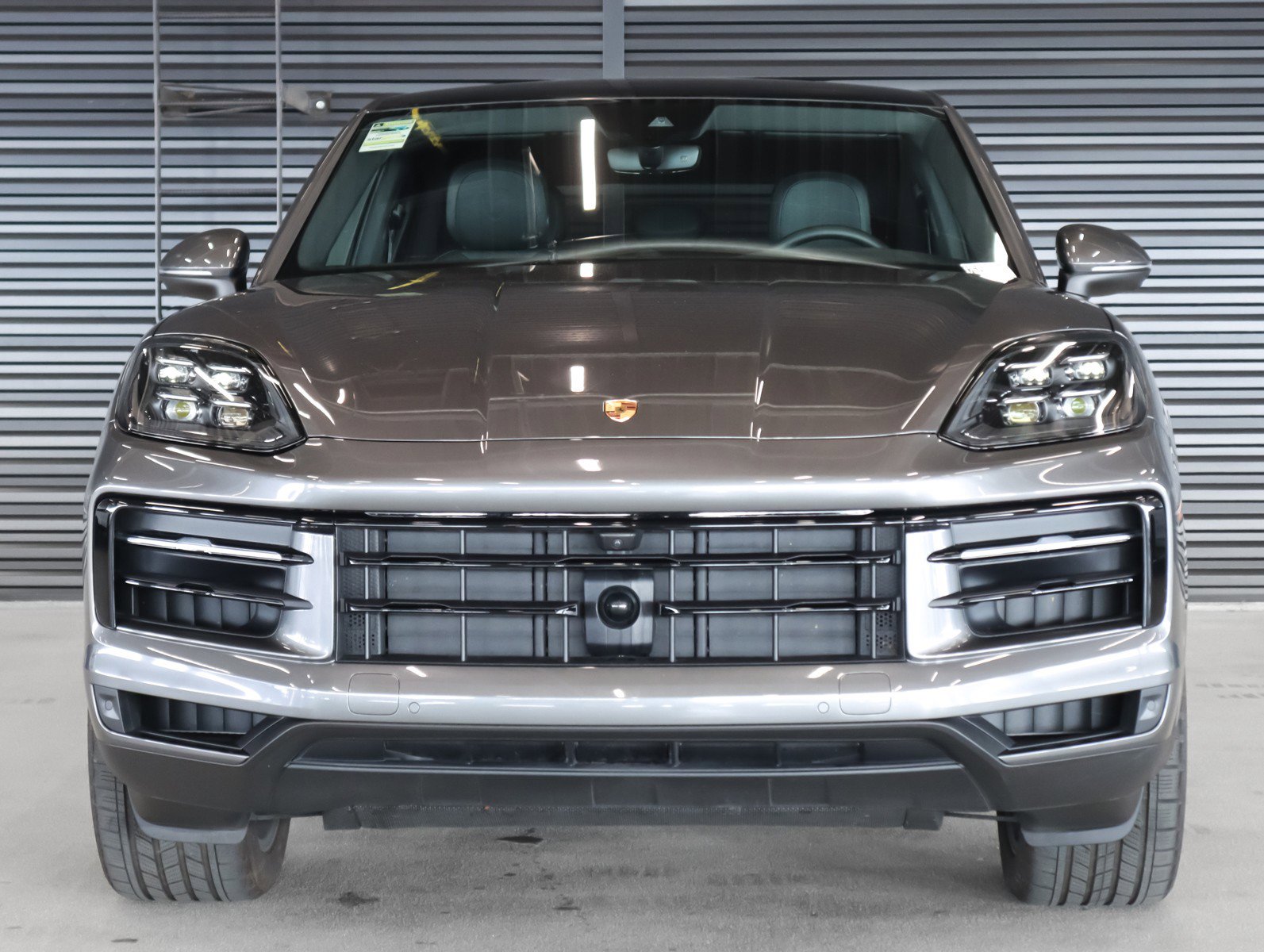 Certified 2025 Porsche Cayenne Coupe image 8