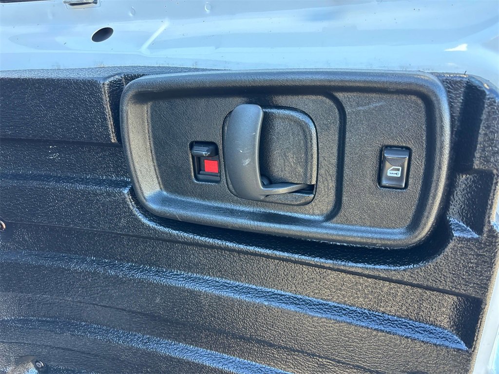 Used 2019 GMC Savana 2500 w/ Enhanced Convenience Package image 17