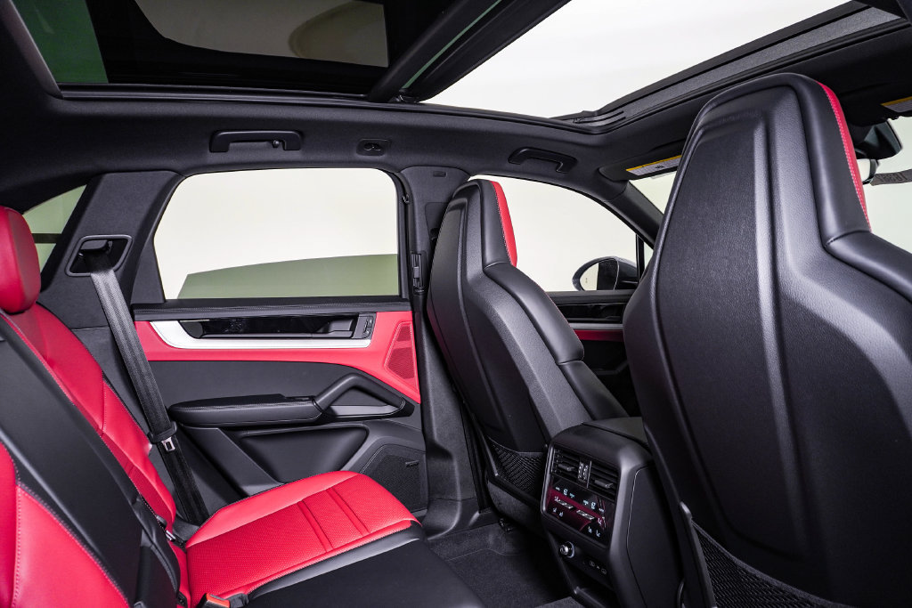 New 2026 Porsche Cayenne S AWD/4WD image 16