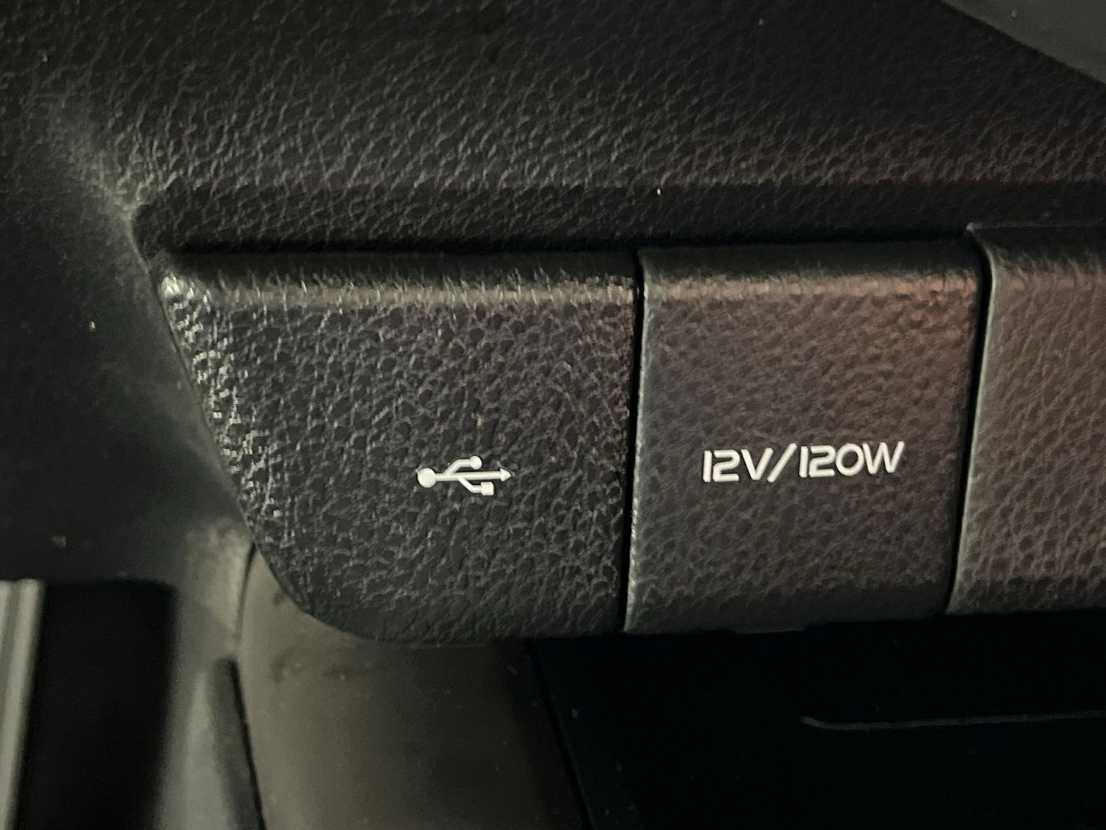 Used 2021 Toyota Camry XSE image 31