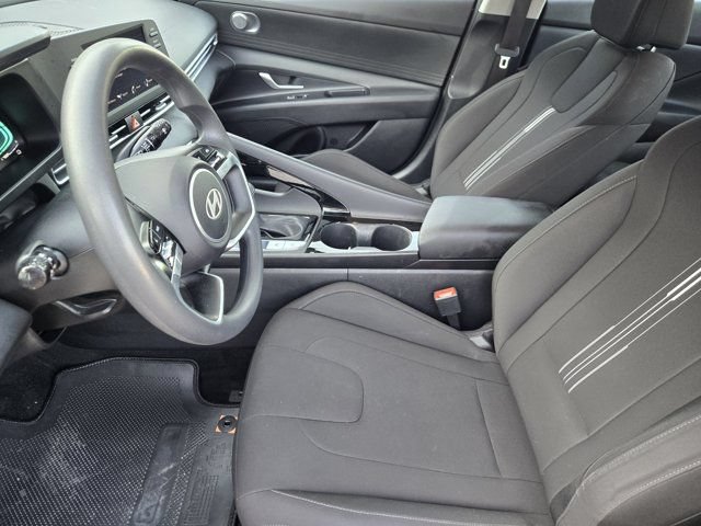 Certified 2025 Hyundai Elantra Hybrid FWD image 12