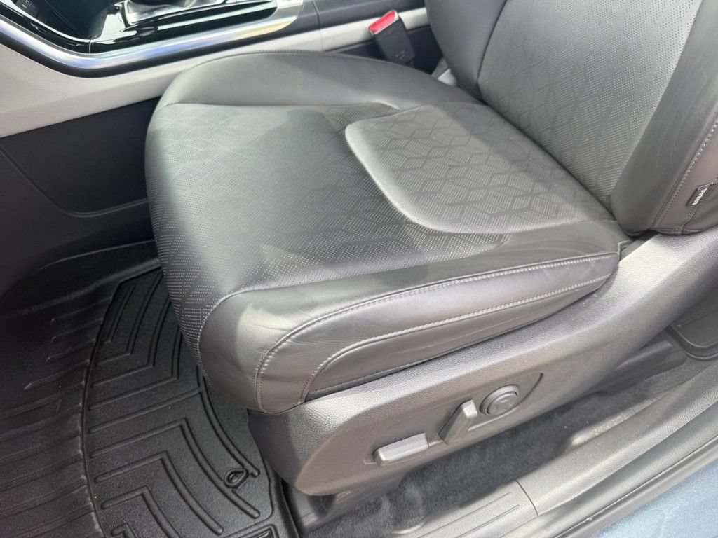 Used 2024 Kia Carnival SX FWD image 29