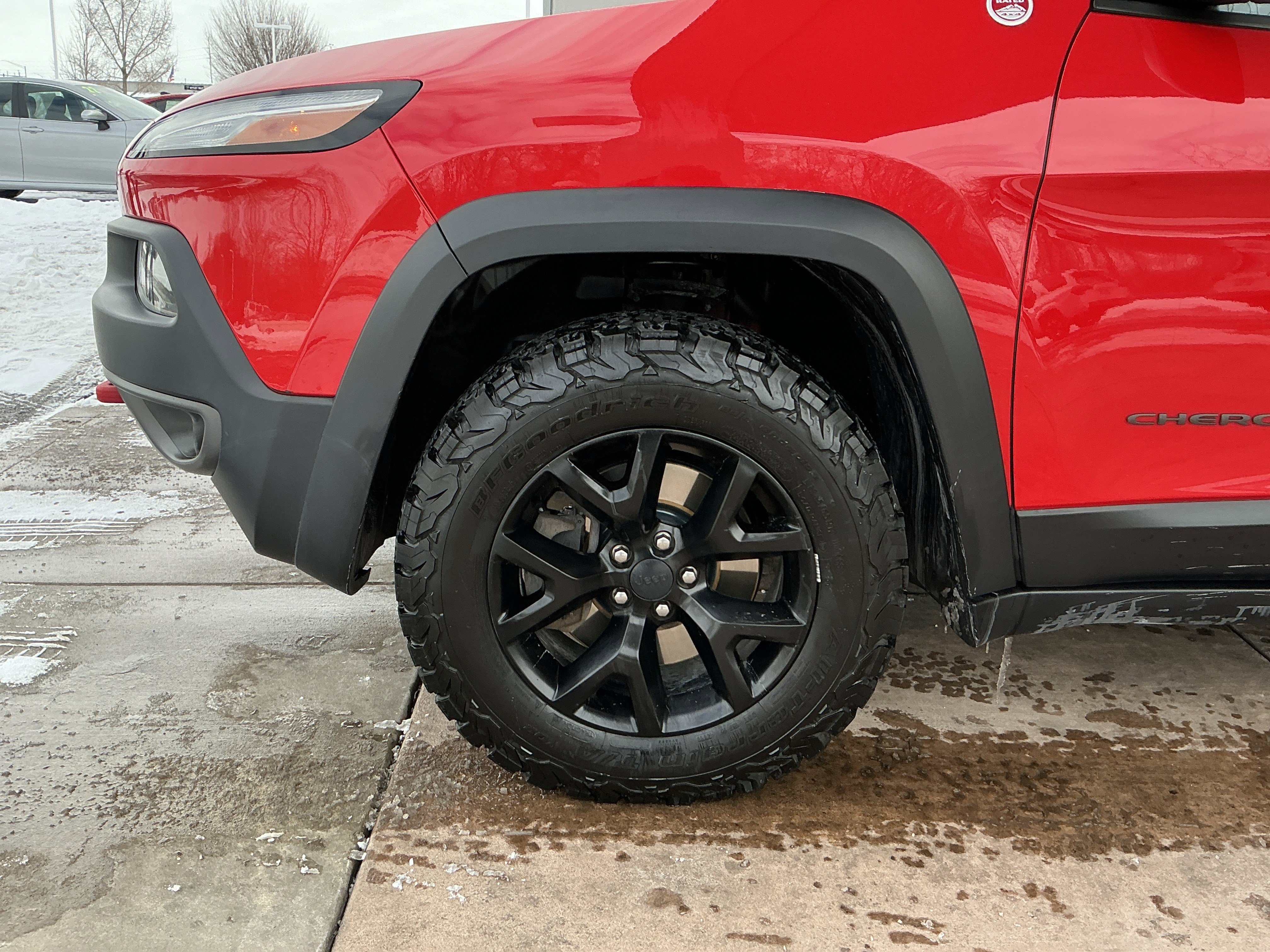 Used 2017 Jeep Cherokee Trailhawk w/ Cold Weather Group image 25