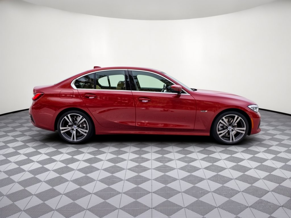 Used 2022 BMW 330e xDrive w/ Premium Package AWD/4WD image 8
