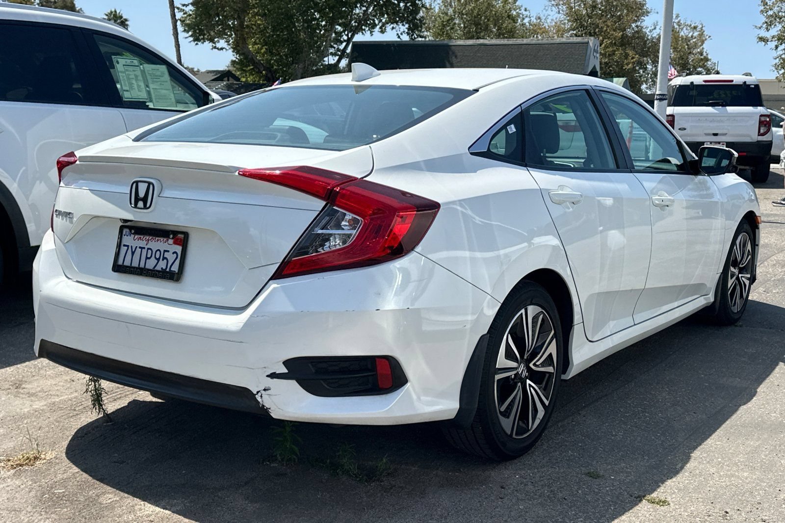 Used 2017 Honda Civic EX-L image 4