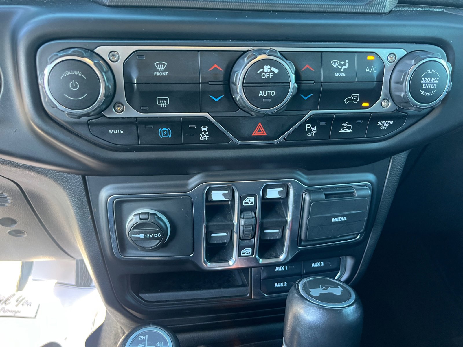 Used 2021 Jeep Wrangler Unlimited Sahara w/ Safety Group image 31