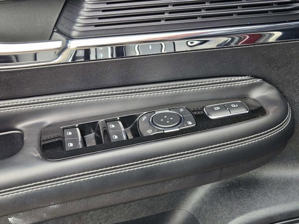 Used 2021 Lincoln Corsair AWD w/ Equipment Group 101A image 39